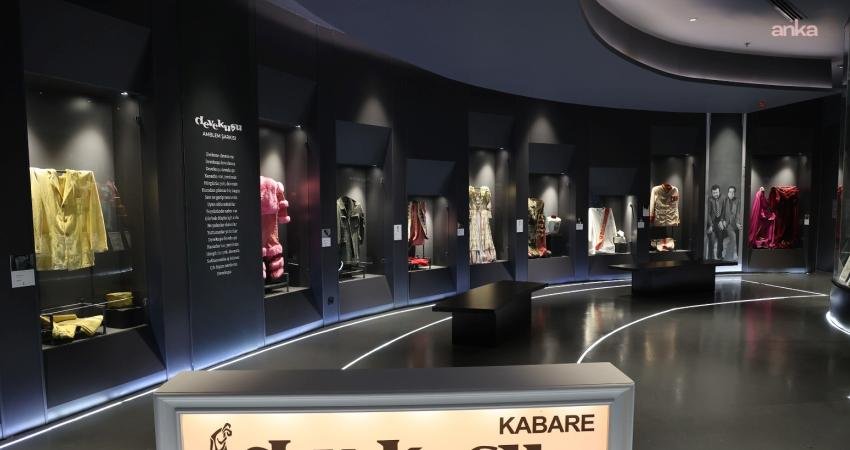 Ataşehir Belediyesi’ne bağlı Mustafa Saffet Kültür Merkezi içinde hizmet veren