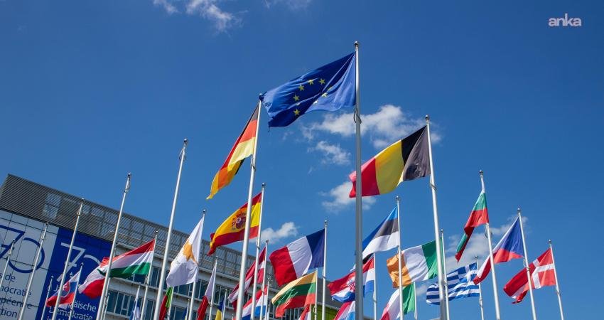 Avrupa ülkeleri, Trump’ın “Hürmüz Boğazı çağrısı”na temkinli yaklaşıyor Avrupa Birliği üyesi ülkeler, ABD Başkanı Donald Trump’ın Hürmüz Boğazı’na