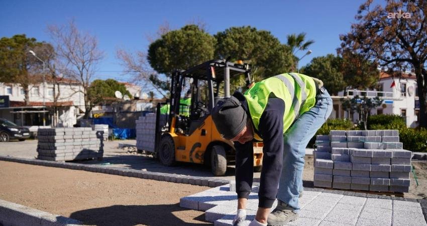 Ayvalık Belediyesi Fen İşleri Müdürlüğü ekipleri, Cunda Adası’nda Eski Yol Giriş
