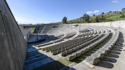 İzmir Büyükşehir Belediyesi, Bornova Aşık Veysel Rekreasyon Alanı Amfi Tiyatro’da