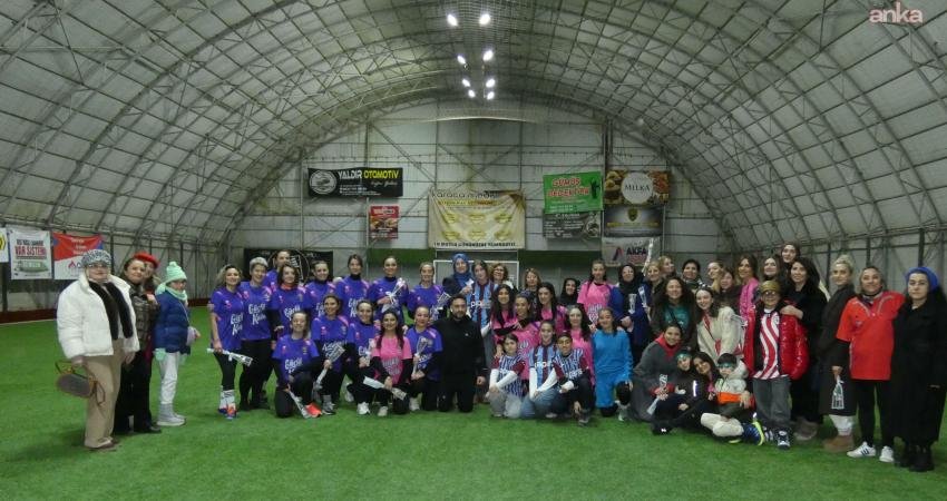 Bafralı kadınlar 8 Mart’ı halı sahada kutladı: Skor 5–5, kazanan dostluk Samsun’un Bafra ilçesinde kadınlar, 8 Mart Dünya Emekçi Kadınlar Günü’nü