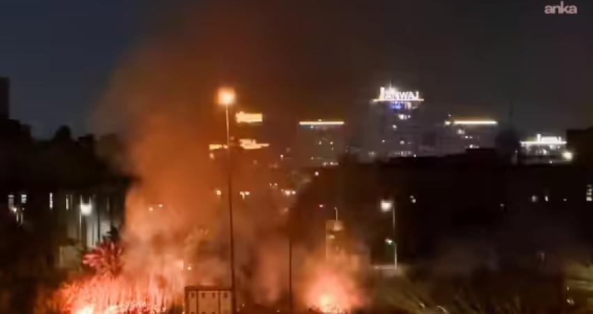 Bağdat’ta istihbarat merkezi İHA saldırısına hedef oldu Irak’ın başkenti Bağdat’taki bir istihbarat merkezinin insansız hava araçlarıyla (İHA)