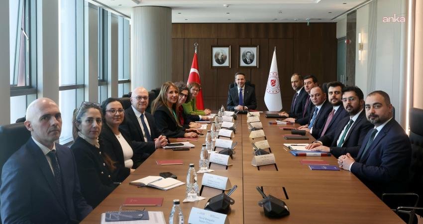 Bakan Bayraktar, EBRD Başkanı Renaud-Basso ile görüştü Enerji ve Tabii Kaynaklar Bakanı Alparslan Bayraktar, Avrupa İmar ve