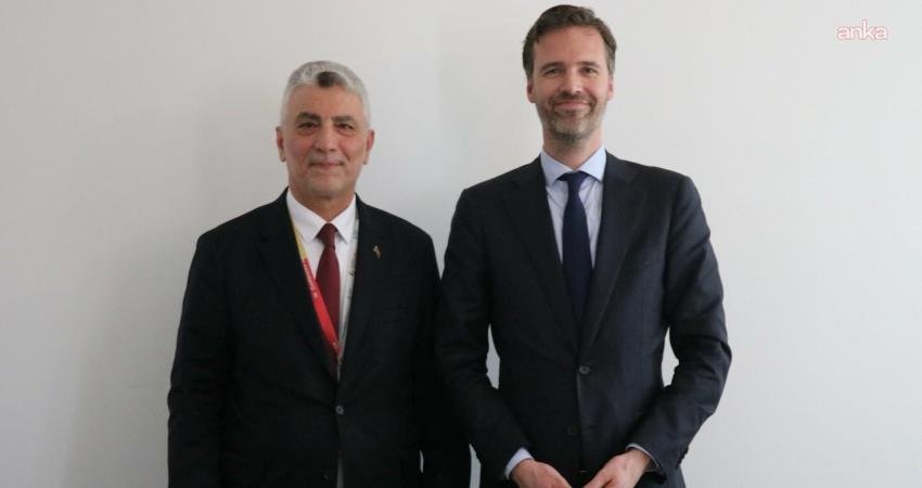 Bakan Bolat, Hollandalı mevkidaşı Sjoerdsma ile Kamerun’da görüştü: JETCO toplantımız Haziran ayında gerçekleştirilecek Ticaret Bakanı Ömer Bolat, DTÖ 14. Bakanlar Konferansı kapsamında Hollanda