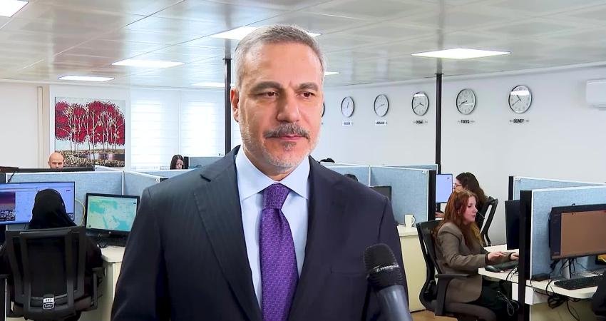 Bakan Fidan, Dışişleri Bakanlığı Konsolosluk Çağrı Merkezi’ni ziyaret etti Dışişleri Bakanı Hakan Fidan, Dışişleri Bakanlığı Konsolosluk Çağrı Merkezi'nde Orta