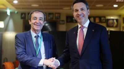 Enerji ve Tabii Kaynaklar Bakanı Alparslan Bayraktar, Paris'te EDF CEO'su Bernard