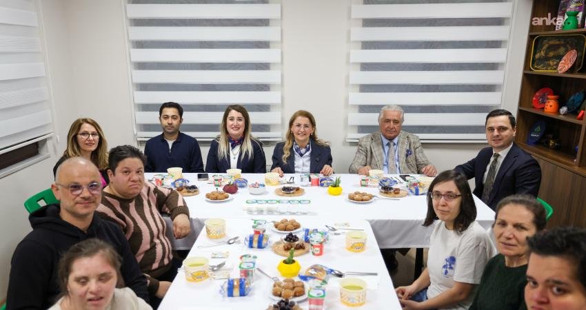 Bakırköy Belediye Başkanı Ovalıoğlu, özel bireyler ve aileleriyle iftar yaptı Bakırköy Belediye Başkanı Ayşegül Ovalıoğlu, Engelsiz Yaşamevi’nde düzenlenen iftar programında