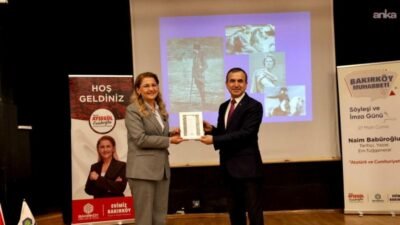 Bakırköy Muhabbeti’nin bu haftaki konuğu Naim Babüroğlu oldu Bakırköy Belediyesi’nin düzenlediği "Bakırköy Muhabbeti" söyleşileri kapsamında bu haftanın konuğu