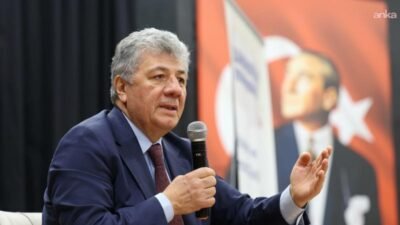 Eski CHP İzmir Milletvekili ve Cumhuriyet gazetesi yazarı Mustafa Balbay,