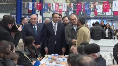 İzmir Büyükşehir Belediyesi tarafından ramazan ayında 30 ilçede kurulmaya devam