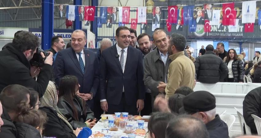 İzmir Büyükşehir Belediyesi tarafından ramazan ayında 30 ilçede kurulmaya devam