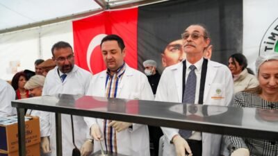 Etimesgut Belediyesi, Ramazan ayı boyunca ilçede kurduğu iftar çadırlarıyla vatandaşları