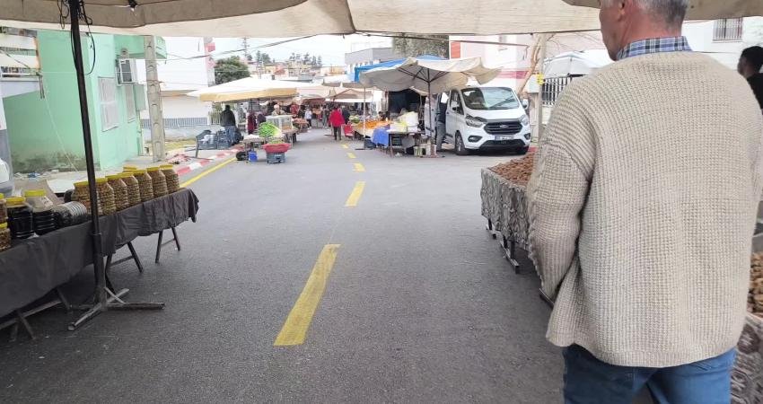 Bayram alışverişi yapamayan Osmaniyeli: “20 yıl oy verdim, bundan sonra vermeyeceğim” Osmaniye'nin Kadirli ilçesinde bayram alışverişinde çıkan vatandaşlar pahalılıktan dert yandı.