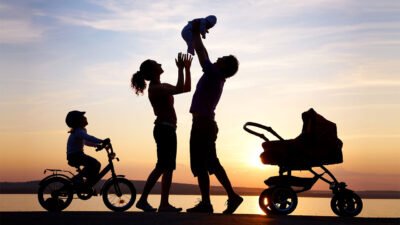 “Bir hâne-i saadettir izdivaç, muhabbetle mamur olur;  Mahzun kalır gönüller,