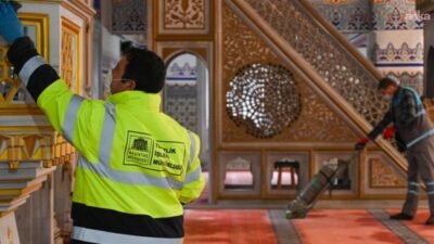 Beşiktaş Belediyesi, Ramazan Bayramı öncesinde ilçe genelindeki camilerde yürüttüğü kapsamlı