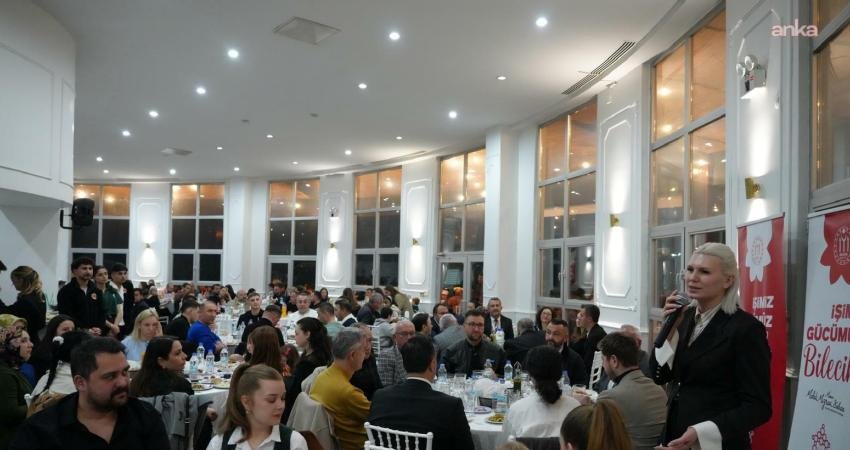 Bilecik Belediye Başkanı Melek Mızrak Subaşı, belediye çalışanlarıyla iftar sofrasında