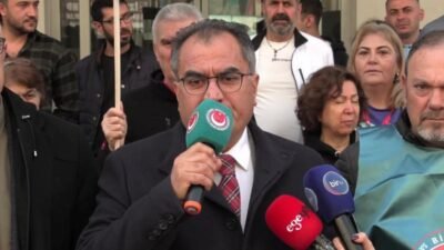 Birlik Sağlık-Sen Genel Başkanı Ahmet Doğruyol, İzmir'de düzenlenen basın açıklamasında