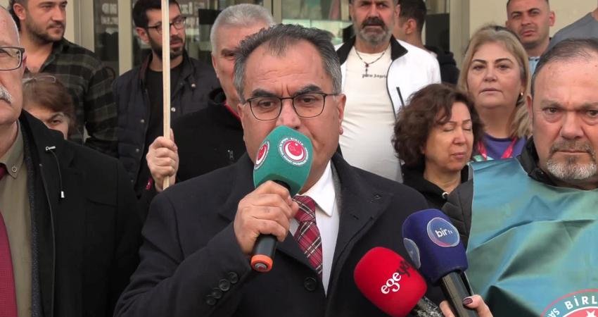 Birlik Sağlık-Sen Genel Başkanı Ahmet Doğruyol, İzmir'de düzenlenen basın açıklamasında