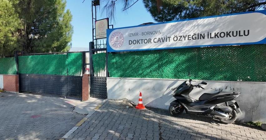 Bornova Belediye Başkanı Ömer Eşki, ilkokul 2. sınıf öğrencilerinin hayat