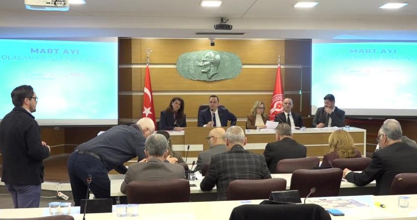 Bornova Belediye Meclisi’nde Temizlik İşleri Müdürlüğü için 9 yeni araç alınması oy birliğiyle kabul edildi Bornova Belediye Meclisi mart ayı olağan toplantısında, Temizlik İşleri Müdürlüğü’nün