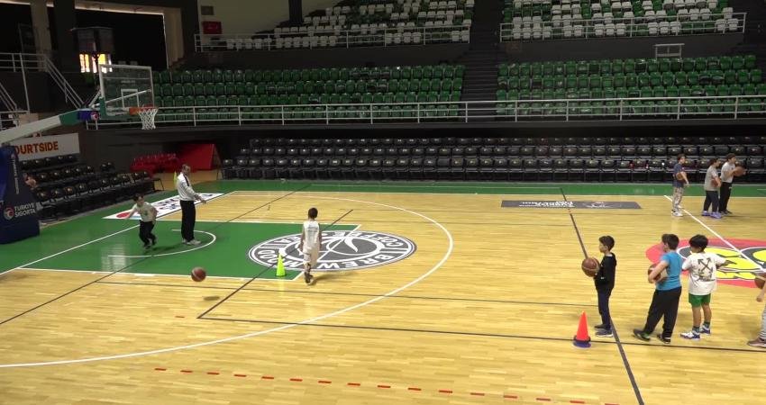 Bornova Belediyesi tarafından düzenlenen spor okulları kapsamında 2012–2017 doğumlu çocuklara