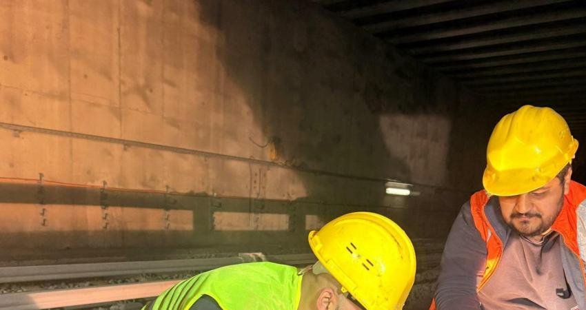 İzmir Büyükşehir Belediyesi, İzmir Metrosu’nda bakım ve iyileştirme çalışmalarını sürdürüyor.