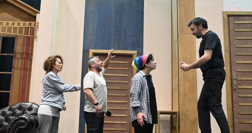 Bozüyük Belediye Tiyatrosu, yeni oyunu ile seyirci karşısına çıkmaya hazırlanıyor Bozüyük Belediye Tiyatrosu'nun yeni oyunu "Şahane Düğün", 27 Mart Dünya