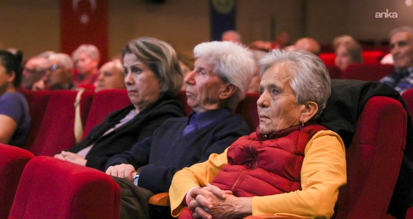 Buca Belediyesi, 60 yaş üstü bireylerin sağlıklı ve aktif yaş almasını desteklemek amacıyla 3. Yaş Üniversitesi’ni hayata geçiriyor Buca Belediyesi, 60 yaş üstü bireylerin aktif ve sağlıklı yaş