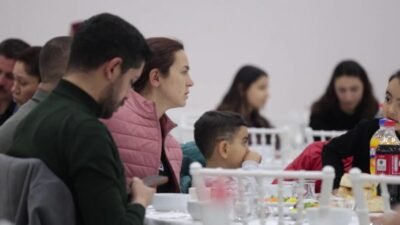 Burdur Belediye Başkanı Ali Orkun Ercengiz, Cumhuriyet Yaşam Merkezi’nde düzenlenen iftar programında belediye