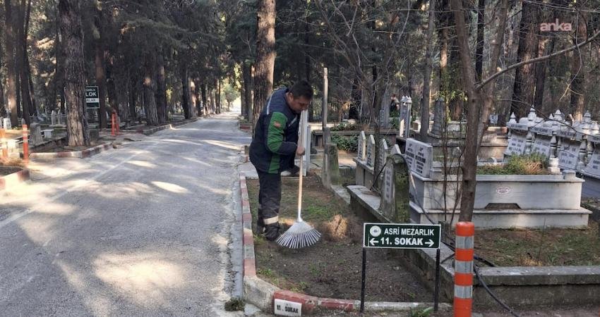 Burdur’da mezarlıklar bayram ziyaretlerine hazırlanıyor Burdur Belediyesi ekipleri, kentteki mezarlıklarda Ramazan Bayramı öncesi temizlik ve