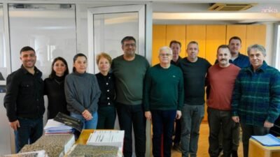 Burhaniye Belediye Başkanı Ali Kemal Deveciler, belediye personeliyle bayramlaştı. Deveciler,