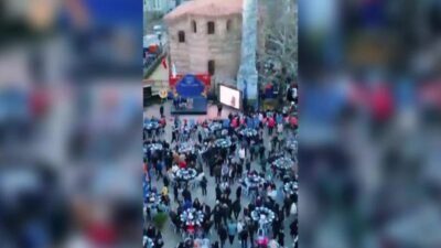 Bursa Büyükşehir Belediye Başkanı Mustafa Bozbey, Kadir Gecesi’nde eşi Seden