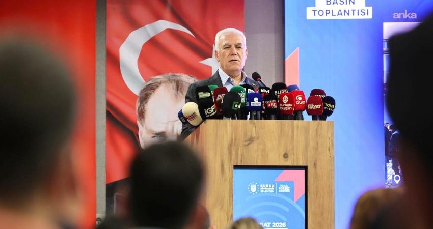 Bursa Büyükşehir Belediye Başkanı Bozbey: “Adım atmadık yer, sıkılmadık el, dokunmadık kalp bırakmıyoruz” Bursa Büyükşehir Belediye Başkanı Mustafa Bozbey, sosyal belediyecilik anlayışını kentin