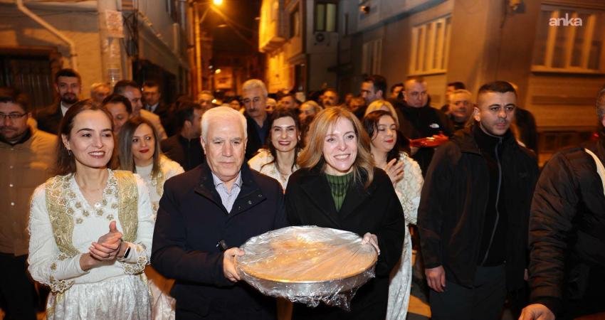 Bursa Büyükşehir Belediye Başkanı Mustafa Bozbey, Namık Kemal Mahallesi’nde Arnavut