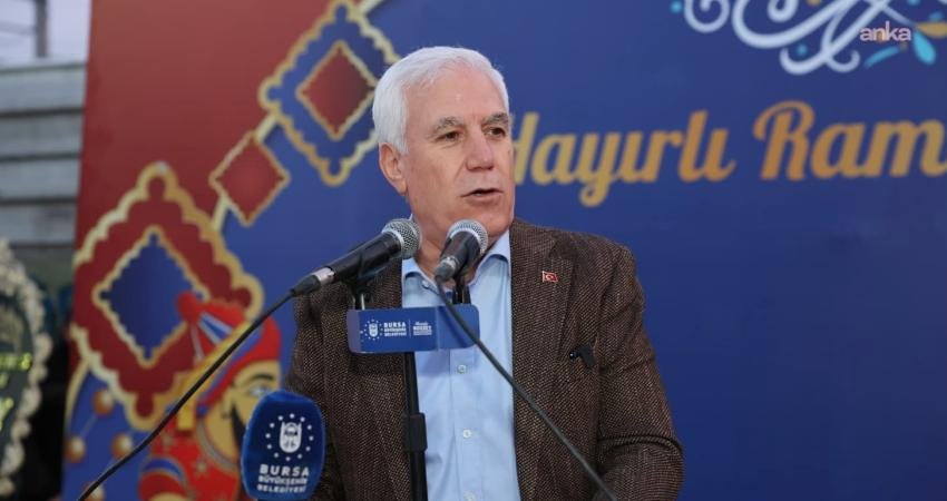 Bursa Büyükşehir Belediye Başkanı Bozbey: “Özellikle çocukların ve kadınların mutlu olacağı bir kent oluşturmak için çabamızı her geçen gün artırıyoruz” Bursa Büyükşehir Belediyesi, iftar programlarını Osmangazi ilçesinin Emek ve Alacahırka