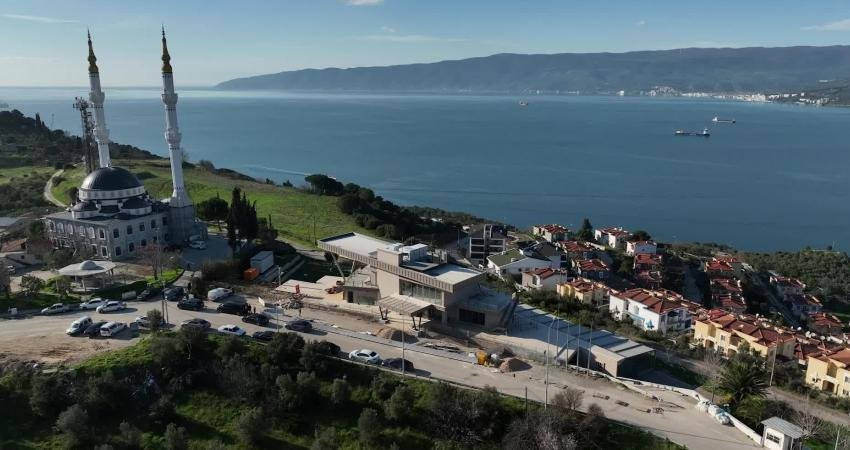 Bursa Büyükşehir Belediyesi, Atatepe Sosyal Tesisi’ni yeniden hizmete açmaya hazırlanıyor Bursa Büyükşehir Belediyesi, kapsamlı bir yenileme sürecinden geçen BURFAŞ Atatepe