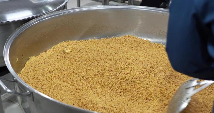 Bursa Büyükşehir Belediyesi’nin BURFAŞ üretim tesislerinde hazırlanan sağlıklı ve lezzetli