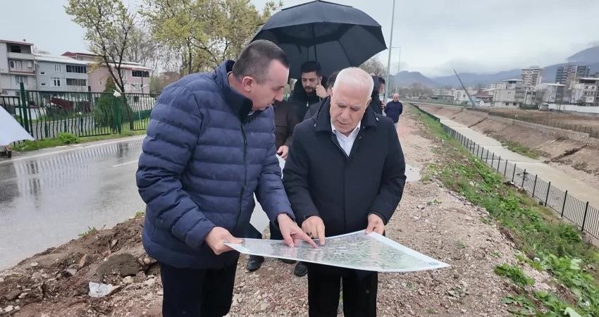 Bursa Büyükşehir Belediyesi’nden Gürsu bölgesindeki trafiği rahatlatacak çalışma Kentteki ulaşım ağını güçlendirmek için çalışmalarını sürdüren Bursa Büyükşehir Belediyesi,