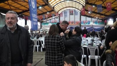 Bursa Büyükşehir Belediyesi, Nilüfer ilçesi Konak Mahallesi’nde düzenlediği iftar programında