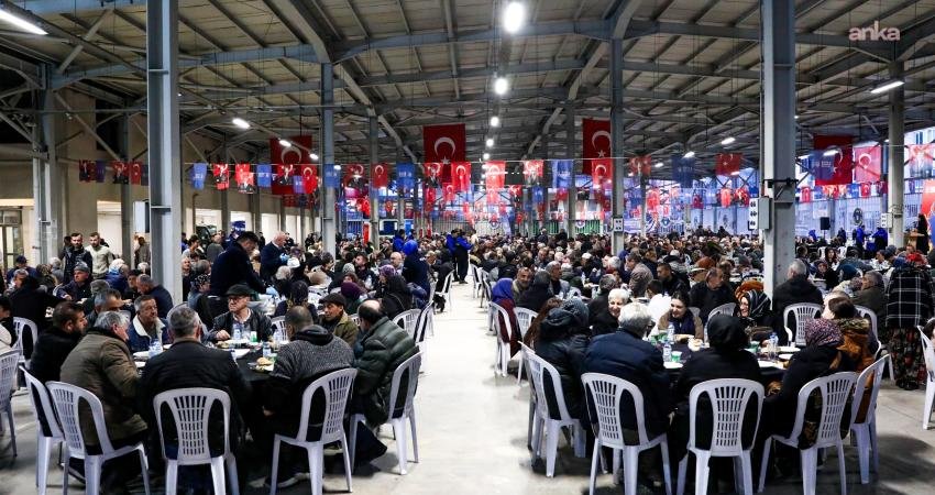 Bursa Büyükşehir Belediyesi tarafından Yenişehir Kapalı Pazar Alanı’nda düzenlenen iftar