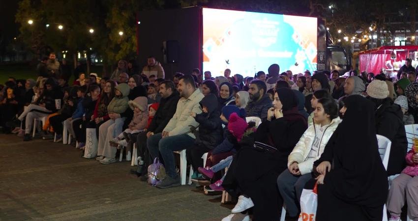 Bursa Büyükşehir Belediyesi'nin "Herkes Güldüğü Zaman, Bir Başkadır Ramazan" temasıyla düzenlediği