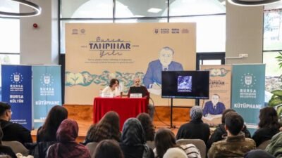 Bursa Büyükşehir Belediyesi’nin “Bursa Tanpınar Yılı” etkinlikleri çerçevesinde düzenlediği söyleşide, Ahmet