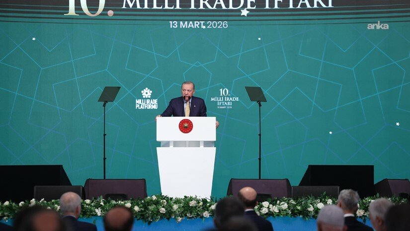 Cumhurbaşkanı Erdoğan: Hava sahamızı ihlal eden her türlü tehdide yönelik gerekli önleme faaliyetlerinde de bulunuyoruz Cumhurbaşkanı Recep Tayyip Erdoğan, katıldığı iftar programında yaptığı konuşmada, ”Hükümet