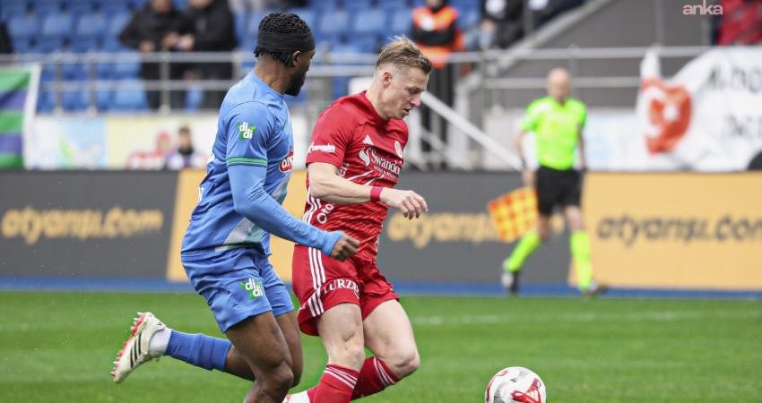 Çaykur Rizespor, Hesap.com Antalyaspor’u 1-0 mağlup etti Trendyol Süper Lig'in 25. haftasında Çaykur Rizespor, sahasında Hesap.com Antalyaspor'u