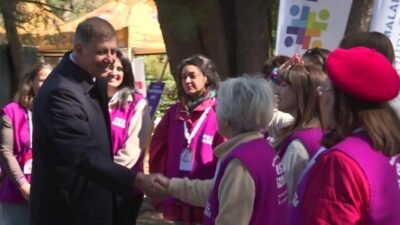 İzmir Büyükşehir Belediye Başkanı Cemil Tugay, Kültürpark'ta gerçekleştirilen etkinlikte Atatürk'ün