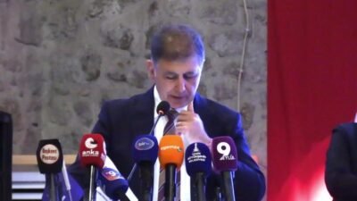 İzmir Büyükşehir Belediye Başkanı Cemil Tugay, “Cesaretin Adı: Kadın” zirvesinin açılışında