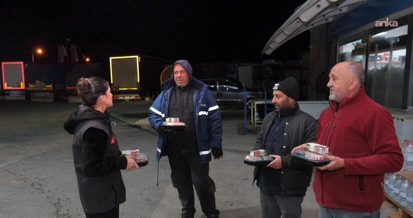 Ceyhan Belediye Başkan Vekili Sevil Aydar Yıldız, belediye aşevinde hazırlanan