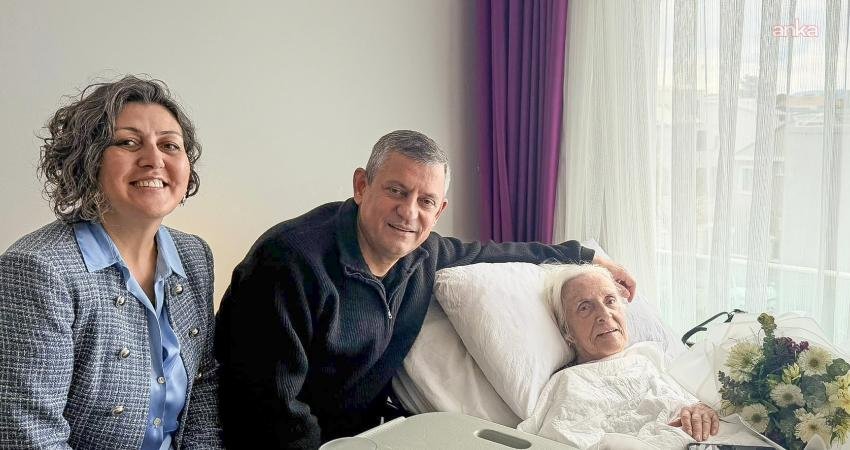 CHP Genel Başkanı Özel, İzmir’de bayram ve taziye ziyareti gerçekleştirdi CHP Genel Başkanı Özgür Özel, Ramazan Bayramı'nın ikinci gününde, Güzelbahçe