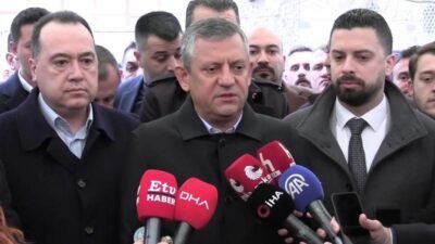 CHP Genel Başkanı Özgür Özel, yoksulluğun herkesin boynunu büktüğüne işaret