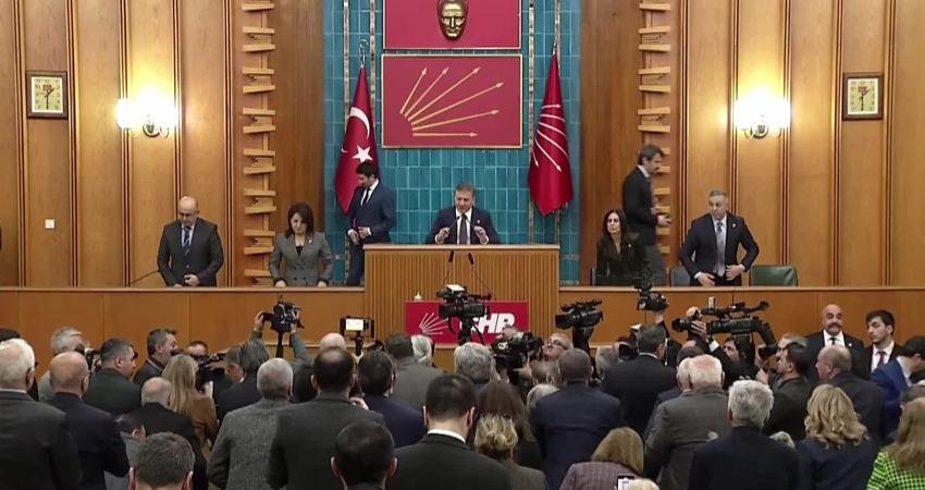 Geçmiş dönemlerde CHP Grup Başkanvekilliği yapan, 31 Ekim 2014 tarihinde CHP'den